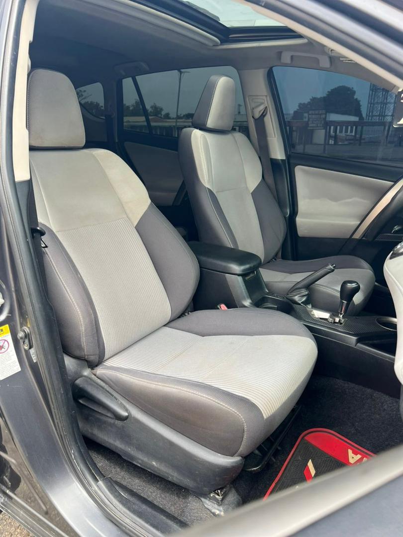 
								Destress sale Belgium grade Toyota RAV4 2016 Model with original duty, engine and gearbox AC freezing everything 💯 going for 15.9m Location Abuja full									