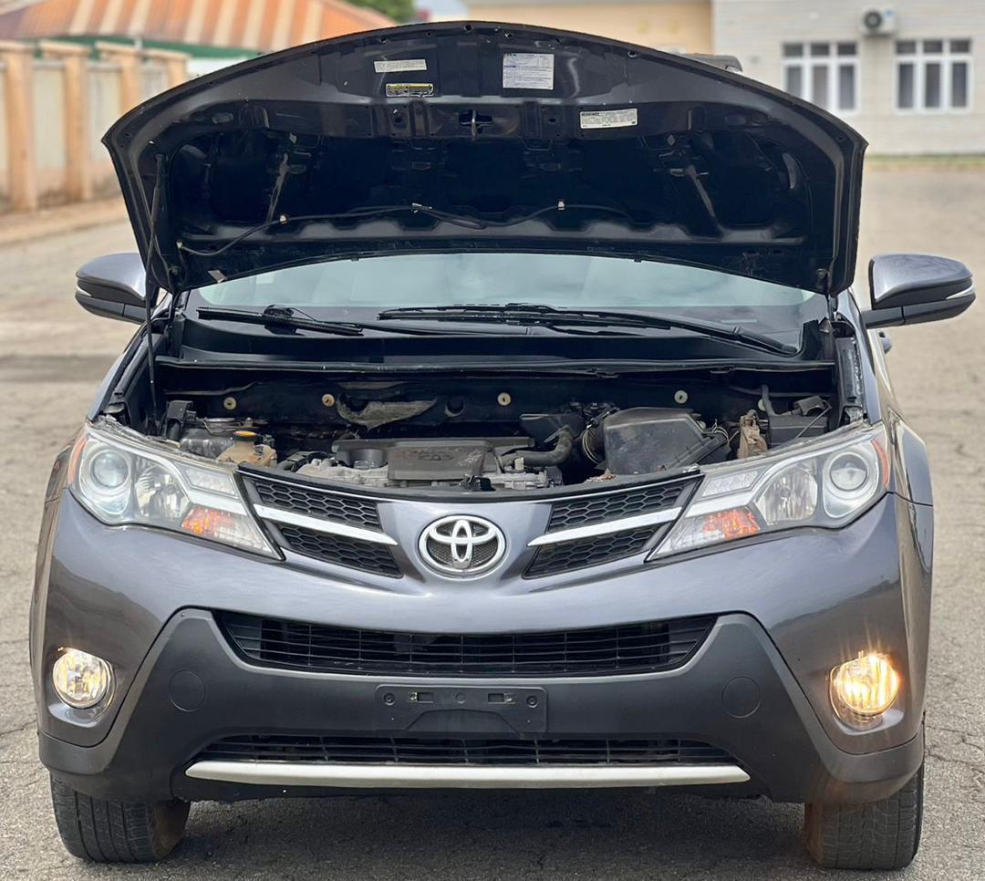 
								Destress sale Belgium grade Toyota RAV4 2016 Model with original duty, engine and gearbox AC freezing everything 💯 going for 15.9m Location Abuja full									