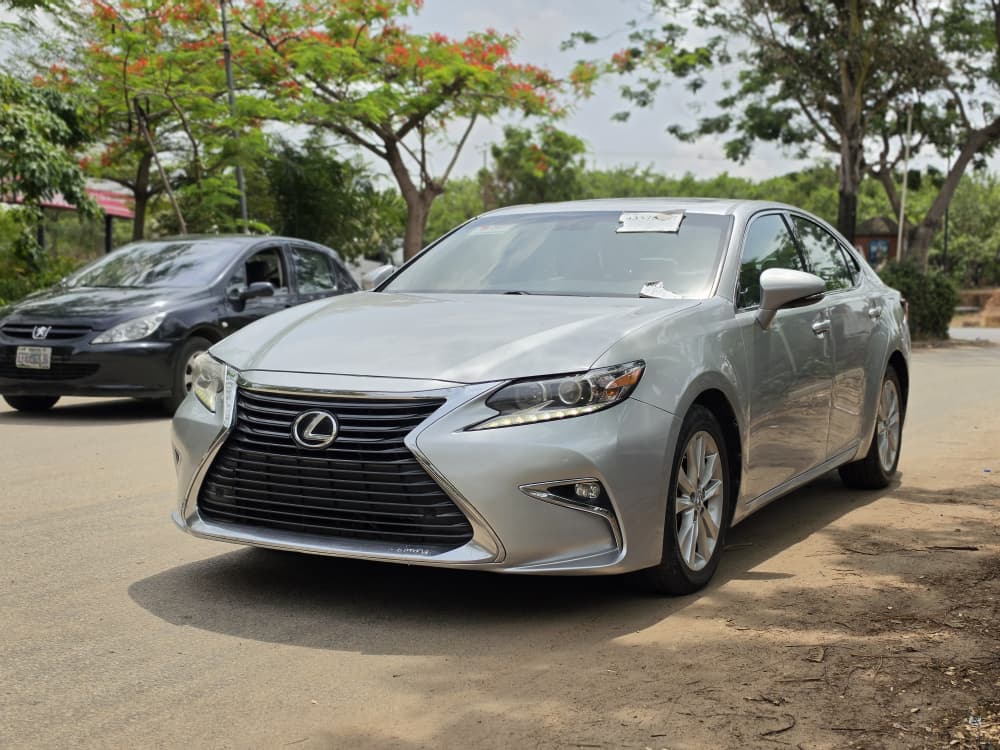 
								Nw available on Distress: Foreign used 2017 Lexus ES 350 with original Duty going for just 19m only full									