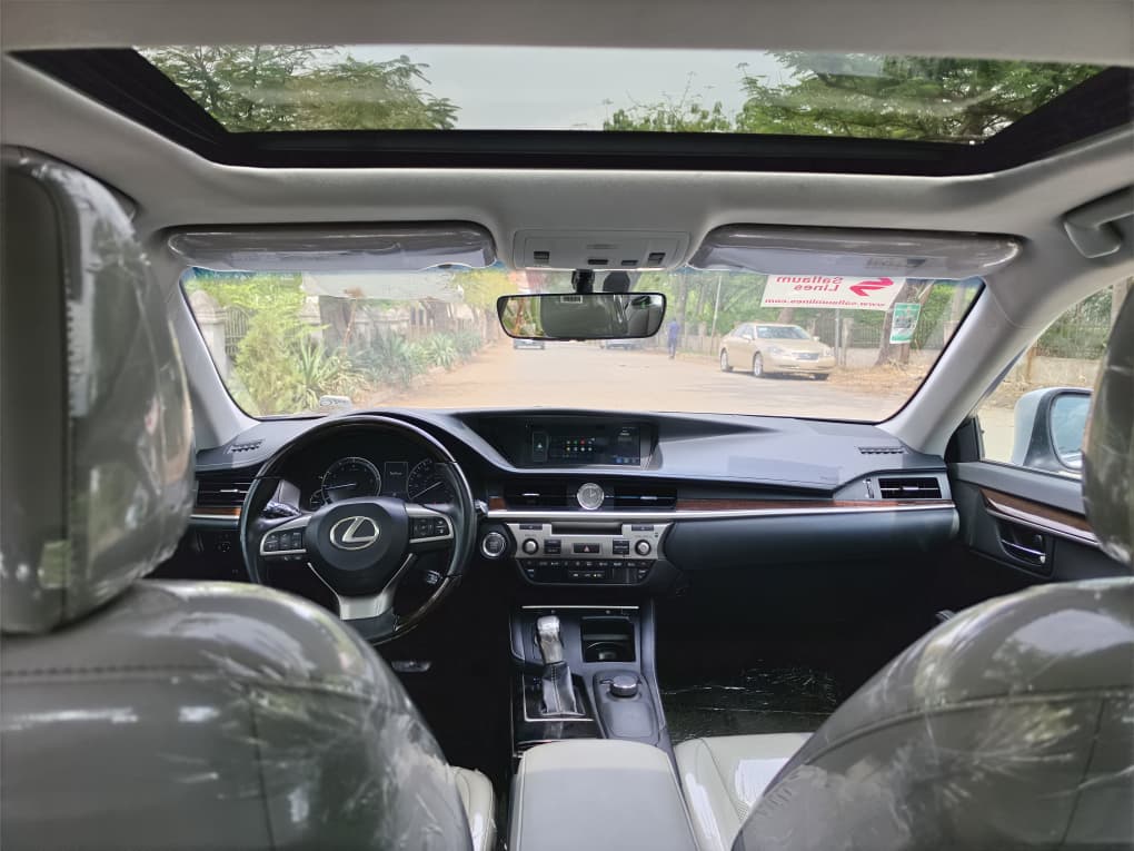 
								Nw available on Distress: Foreign used 2017 Lexus ES 350 with original Duty going for just 19m only full									
