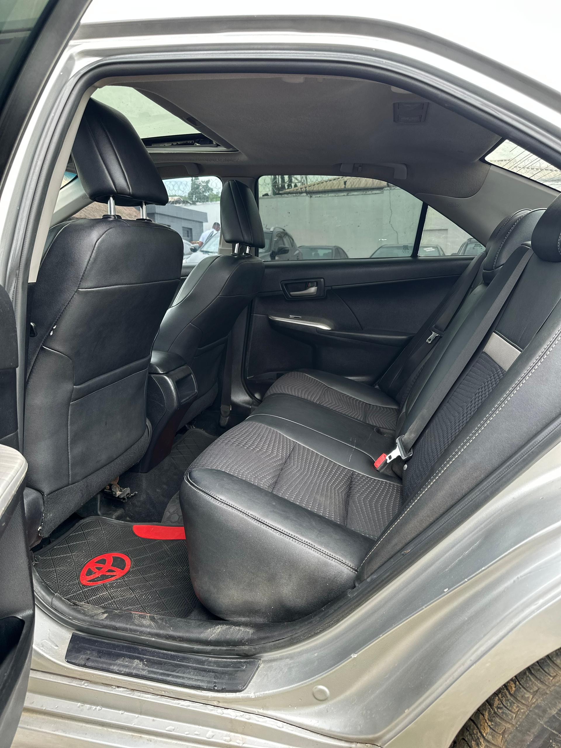 
								Belgium grade Toyota Camry se 2012 model with original custom duty sunroof ac chilling nothing to fix buy and drive   💰10.5M 📍Abuja Gwarimpa full									