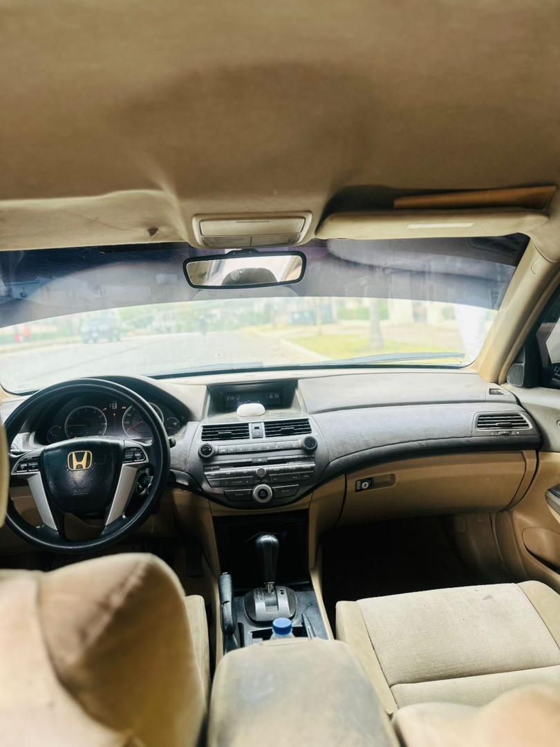 
								Distress: Honda accord 2009 model with everything perfect. Going for 4.350m @GWARINPA full									