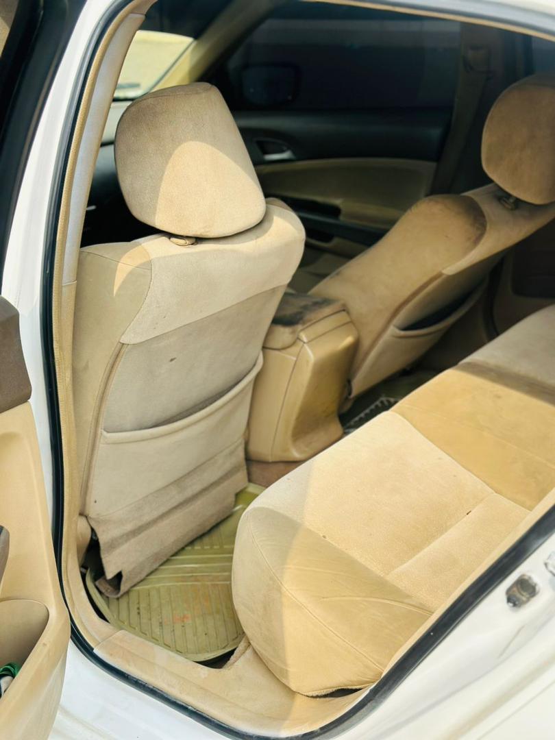
								Distress: Honda accord 2009 model with everything perfect. Going for 4.350m @GWARINPA full									
