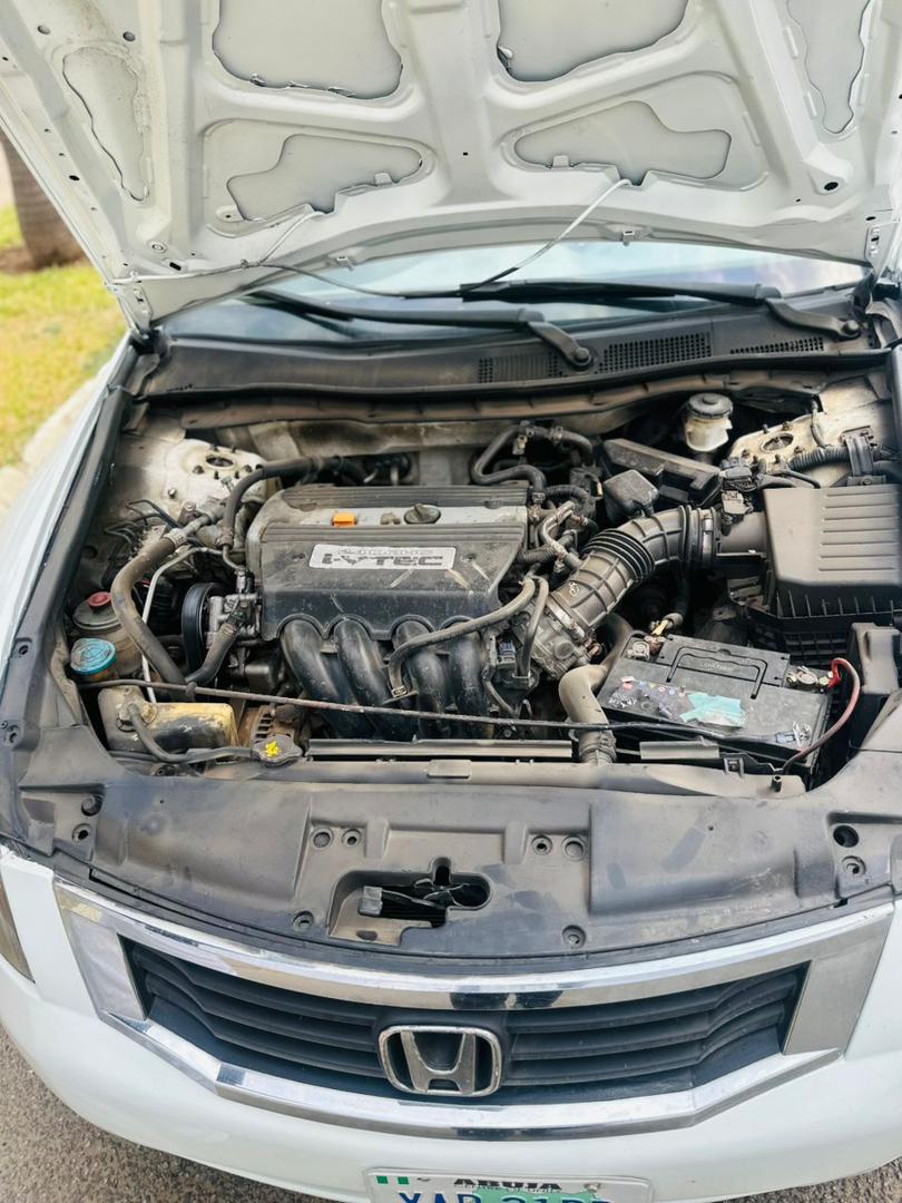 
								Distress: Honda accord 2009 model with everything perfect. Going for 4.350m @GWARINPA full									