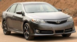 NEATLY USED 2013 TOYOTA CAMRY SE WITH PROPER DOCUMENTATION UNTAMPERED SYSTEM GOING FOR 10.5M ABUJA DEAL