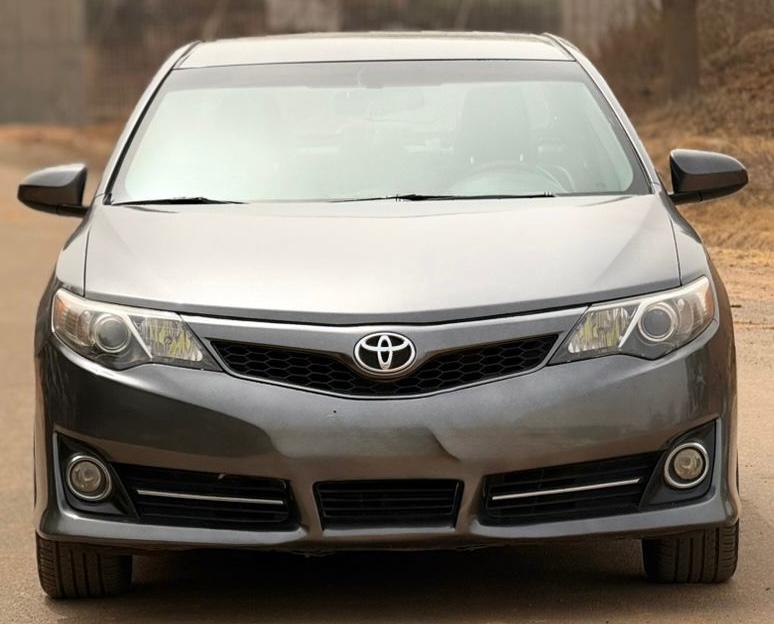 
								NEATLY USED 2013 TOYOTA CAMRY SE WITH PROPER DOCUMENTATION UNTAMPERED SYSTEM GOING FOR 10.5M ABUJA DEAL full									