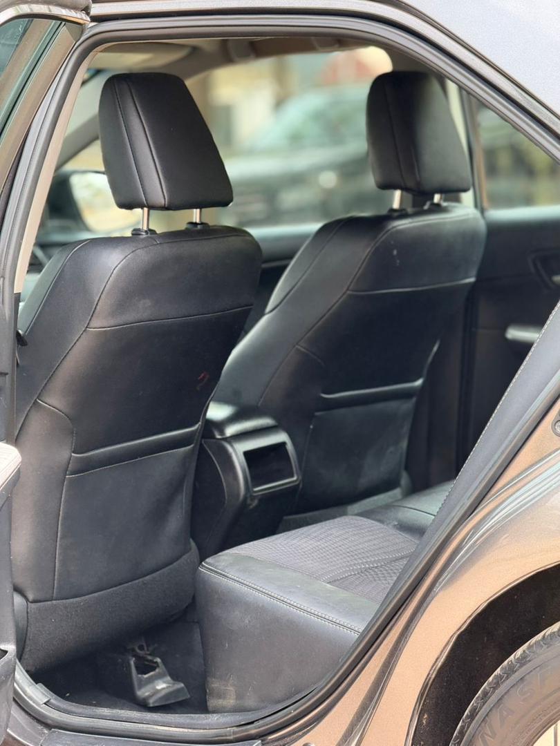 
								NEATLY USED 2013 TOYOTA CAMRY SE WITH PROPER DOCUMENTATION UNTAMPERED SYSTEM GOING FOR 10.5M ABUJA DEAL full									