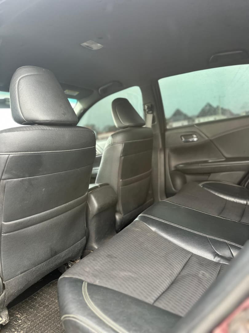 
								Good Deal‼️‼️‼️ Carefully Used (Unregistered) 2017 on belt Honda Accord (Sport) car is in pristine condition (Nothing To Fix) with original duty going for just 13.5m with our sambo Lugbe Abuja📍 ZERO CHAIN DEAL full									