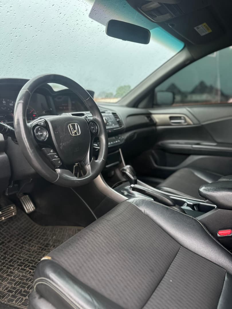 
								Good Deal‼️‼️‼️ Carefully Used (Unregistered) 2017 on belt Honda Accord (Sport) car is in pristine condition (Nothing To Fix) with original duty going for just 13.5m with our sambo Lugbe Abuja📍 ZERO CHAIN DEAL full									