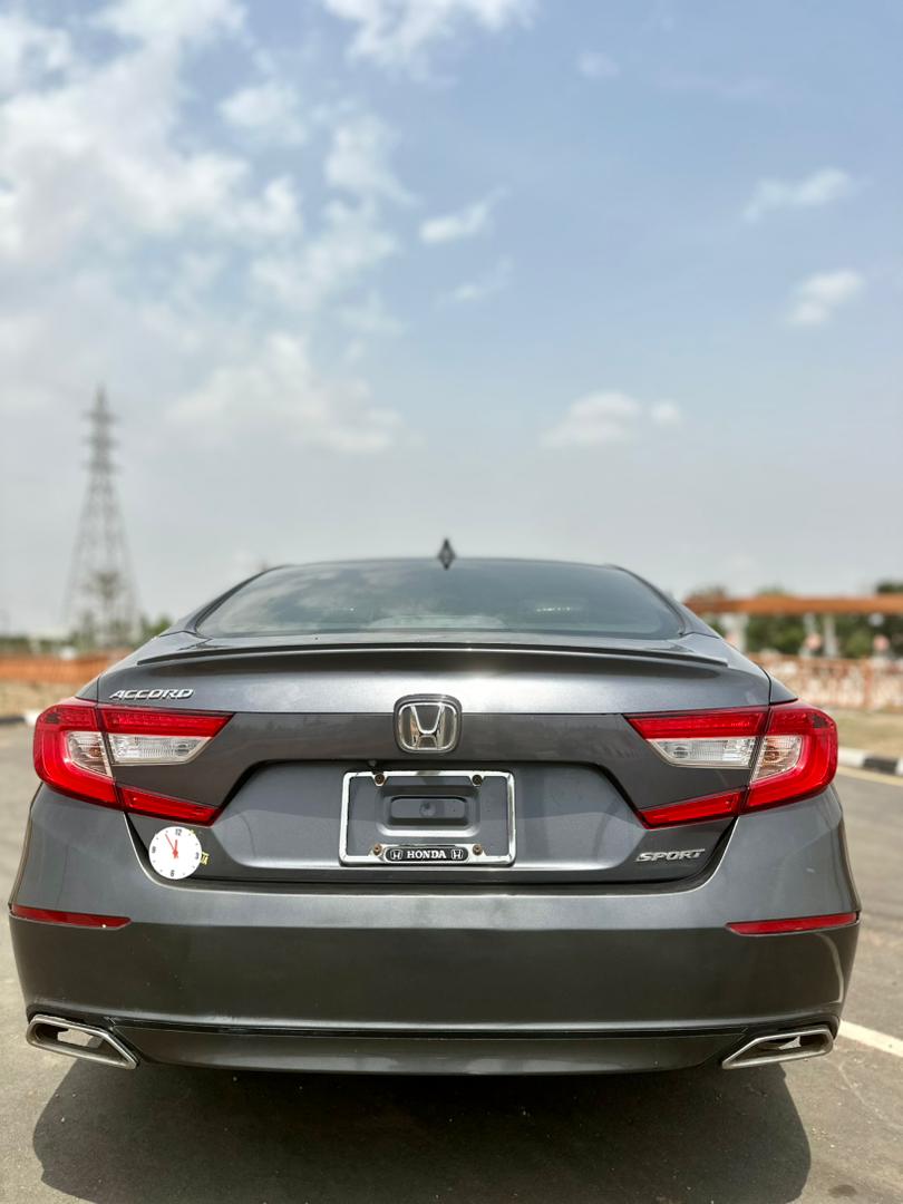 
								Good Deal‼️‼️‼️ Belgium Grade (Premium Used) 2018/19 Honda Accord (Sport) car is in pristine condition (Nothing To Fix) with original duty going for just 19.3m Lugbe Abuja📍 ZERO CHAIN DEAL full									