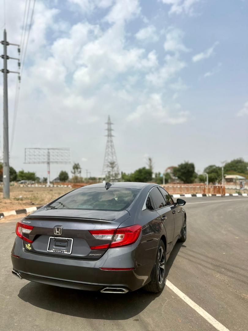 
								Good Deal‼️‼️‼️ Belgium Grade (Premium Used) 2018/19 Honda Accord (Sport) car is in pristine condition (Nothing To Fix) with original duty going for just 19.3m Lugbe Abuja📍 ZERO CHAIN DEAL full									
