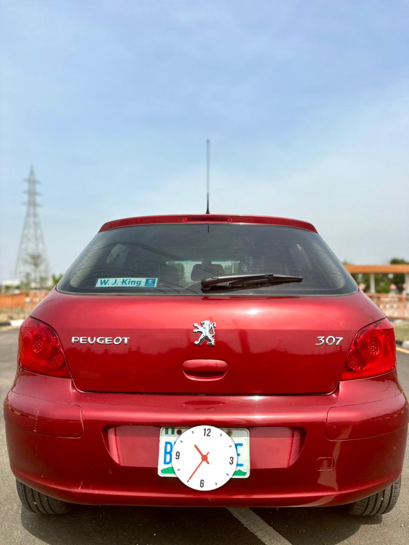 
								Giveaway Deal‼️‼️‼️ (70k Mileage) Carefully Used 2013 Peugeot 307 car is in pristine condition (Nothing To Fix) with Android screen chilling Ac duty✅ going for just 4m with small sambo with me Lugbe Abuja📍 ZERO CHAIN DEAL full									