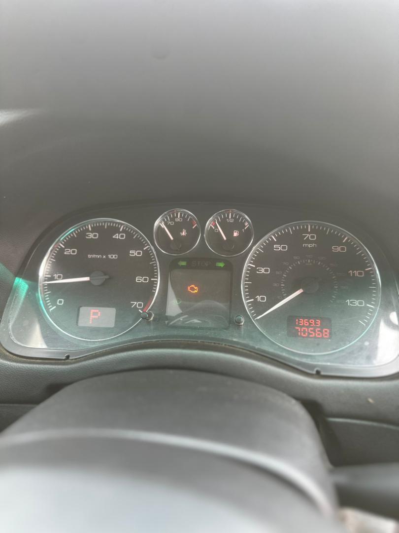 
								Giveaway Deal‼️‼️‼️ (70k Mileage) Carefully Used 2013 Peugeot 307 car is in pristine condition (Nothing To Fix) with Android screen chilling Ac duty✅ going for just 4m with small sambo with me Lugbe Abuja📍 ZERO CHAIN DEAL full									