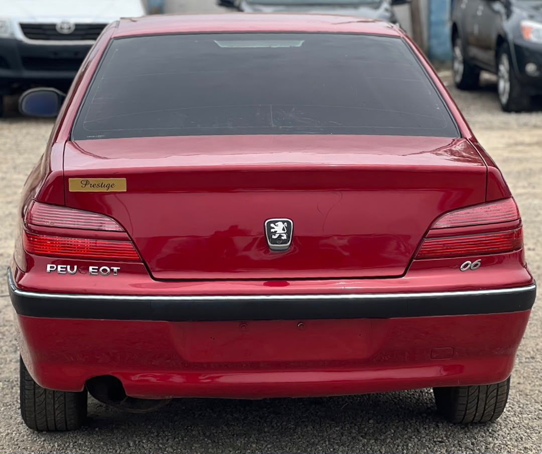 
								MANUAL DRIVE‼️‼️‼️ Peugeot 406 2006 Neatly Used  Price:5.5m Location: Abuja full									