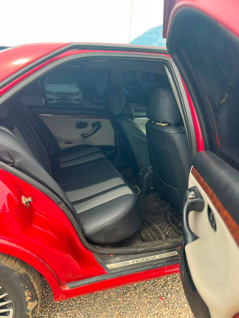 
								MANUAL DRIVE‼️‼️‼️ Peugeot 406 2006 Neatly Used  Price:5.5m Location: Abuja full									