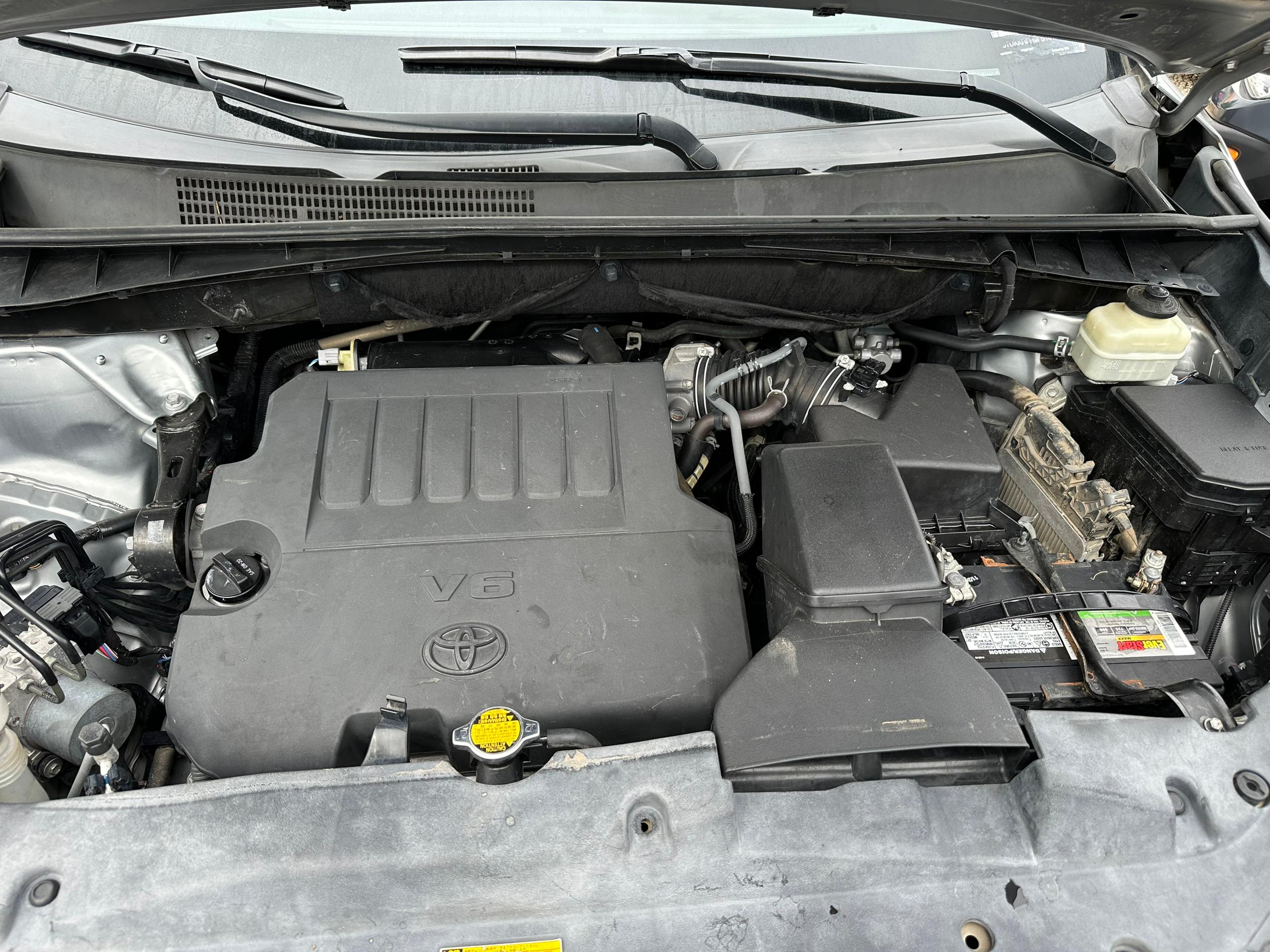 
								SUPER CLEAN TOYOTA HIGHLANDER XLE. 2016 MODEL WITH ORIGINAL CUSTOM DUTY   FULL OPTION. UNTAMPERED ENGINE AND GEAR THUMBS START. POWER BOOT. NO CHECK ENGINE LIGHT. A.C 💯  💰36M 📍ABUJA full									