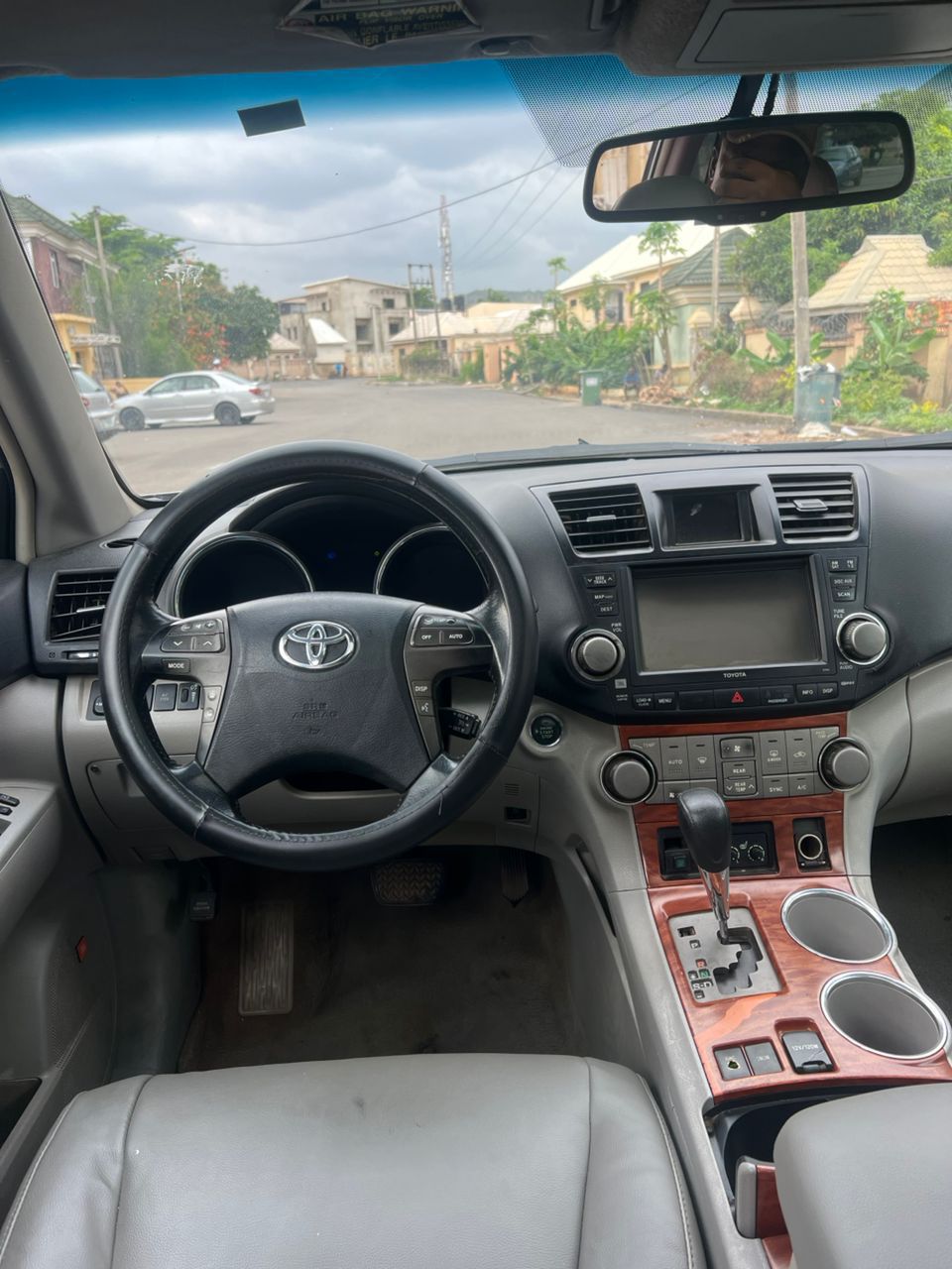 
								Quick Sale 2011 TOYOTA HIGHLANDER LIMITED EDITION KEYLESS  SUN ROOF NOTHING TO FIX 🏷️₦9,800,000 Net 📍Garki AbUja full									