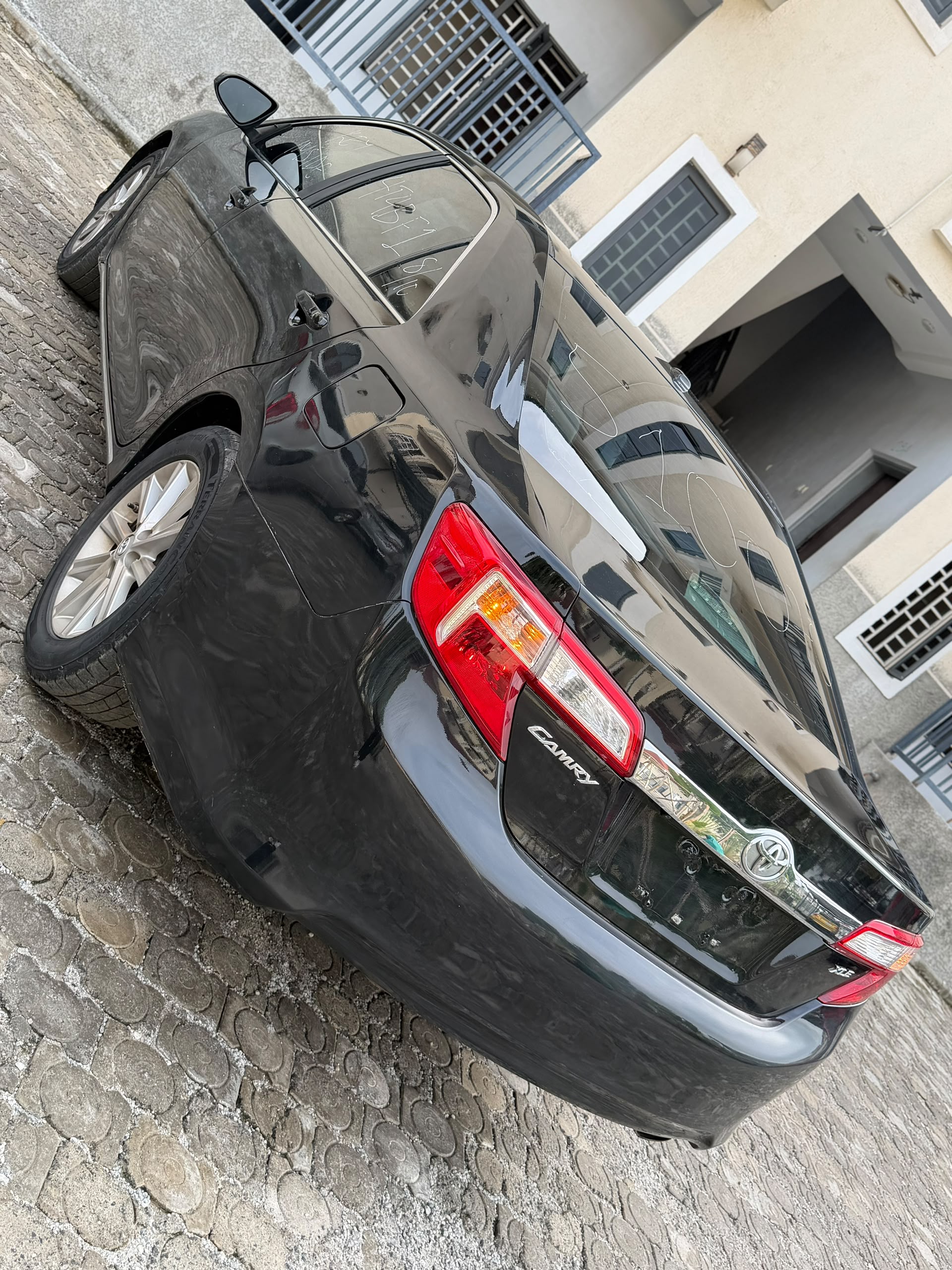 
								New arrival:Foreign used 2013 model Toyota Camry XLE Keyless with sunroof and back AC vent, leather interior with may 2026 duty…13.9m owner kuje abuja deal full									