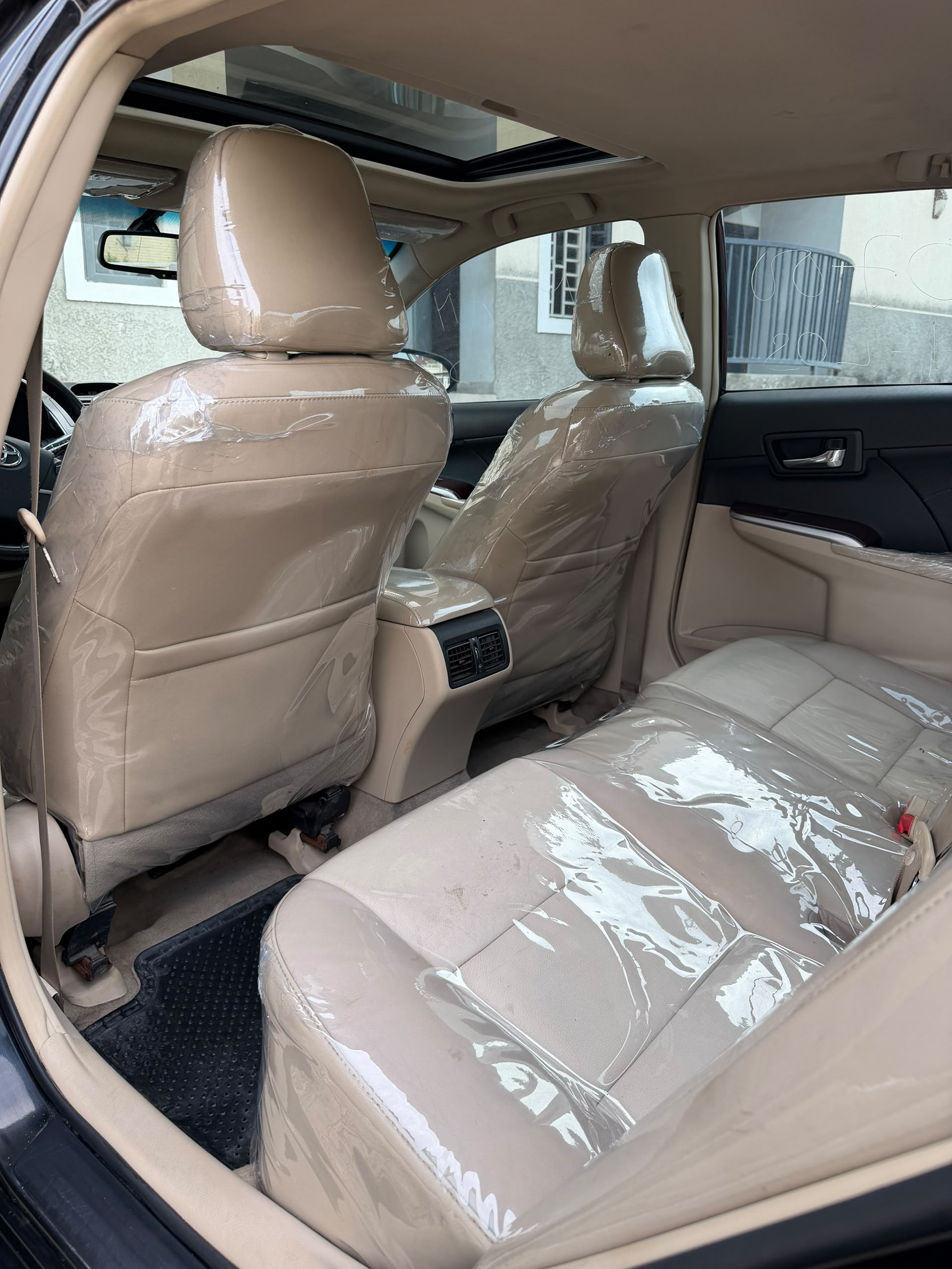 
								New arrival:Foreign used 2013 model Toyota Camry XLE Keyless with sunroof and back AC vent, leather interior with may 2026 duty…13.9m owner kuje abuja deal full									