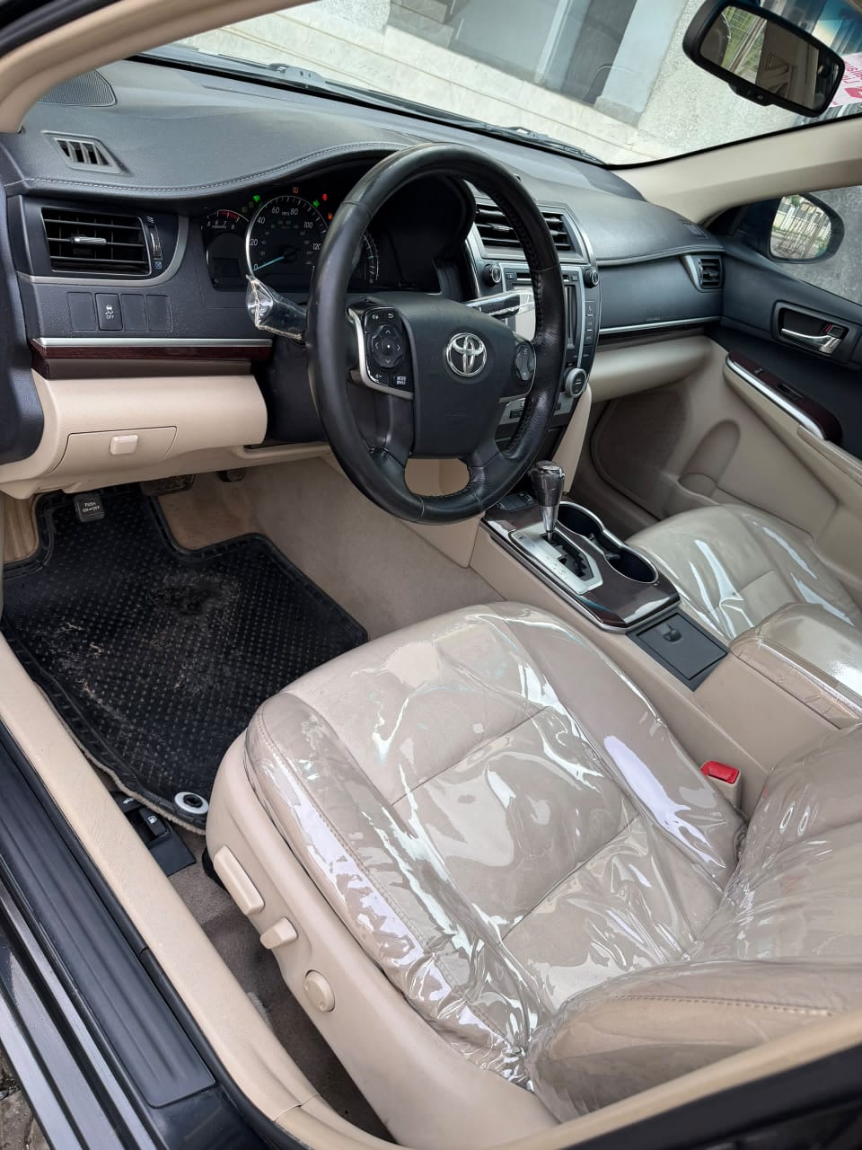 
								New arrival:Foreign used 2013 model Toyota Camry XLE Keyless with sunroof and back AC vent, leather interior with may 2026 duty…13.9m owner kuje abuja deal full									