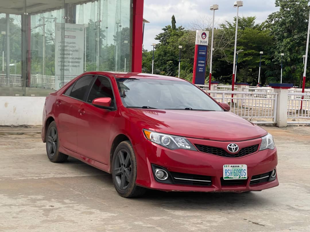 
								THIS 2014 TOYOTA CAMRY WAS BOUGHT FROM ME  AND REGISTERED NOVEMBER 2025,CAR IS STILL IN ITS BELGIUM STATE..WHY NOT PAY #10.8M FOR THIS INSTEAD OF PAYING #13.5M FOR BELGIUM.. YOU SELF THINK AM full									