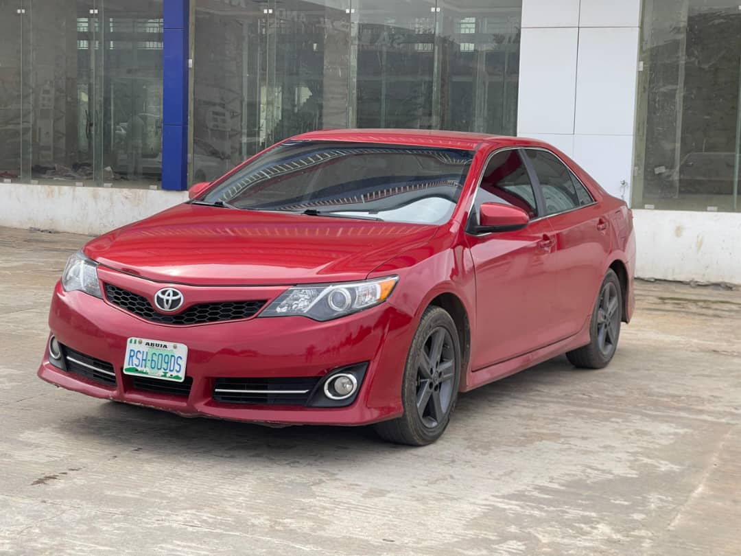 
								THIS 2014 TOYOTA CAMRY WAS BOUGHT FROM ME  AND REGISTERED NOVEMBER 2025,CAR IS STILL IN ITS BELGIUM STATE..WHY NOT PAY #10.8M FOR THIS INSTEAD OF PAYING #13.5M FOR BELGIUM.. YOU SELF THINK AM full									