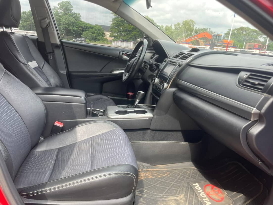 
								THIS 2014 TOYOTA CAMRY WAS BOUGHT FROM ME  AND REGISTERED NOVEMBER 2025,CAR IS STILL IN ITS BELGIUM STATE..WHY NOT PAY #10.8M FOR THIS INSTEAD OF PAYING #13.5M FOR BELGIUM.. YOU SELF THINK AM full									
