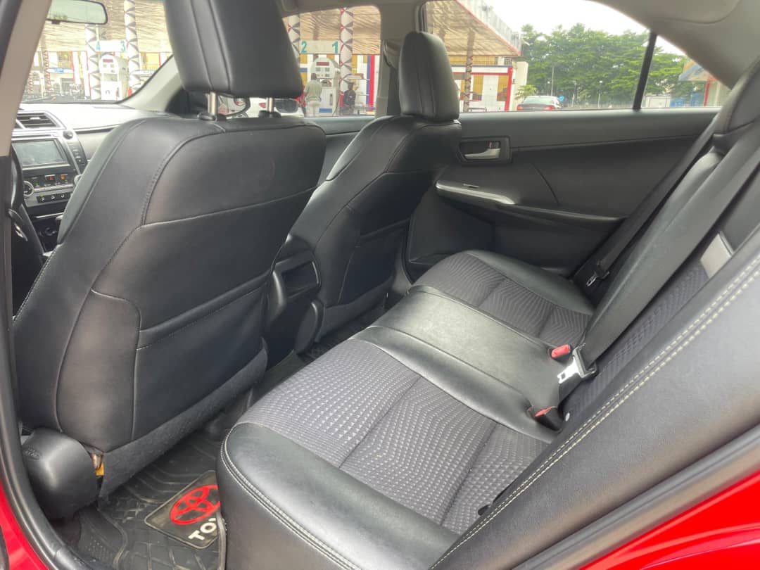 
								THIS 2014 TOYOTA CAMRY WAS BOUGHT FROM ME  AND REGISTERED NOVEMBER 2025,CAR IS STILL IN ITS BELGIUM STATE..WHY NOT PAY #10.8M FOR THIS INSTEAD OF PAYING #13.5M FOR BELGIUM.. YOU SELF THINK AM full									