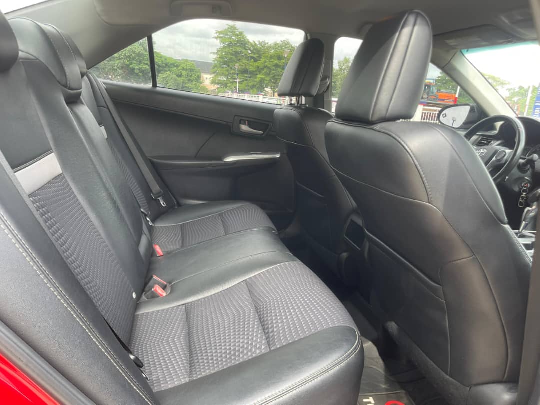 
								THIS 2014 TOYOTA CAMRY WAS BOUGHT FROM ME  AND REGISTERED NOVEMBER 2025,CAR IS STILL IN ITS BELGIUM STATE..WHY NOT PAY #10.8M FOR THIS INSTEAD OF PAYING #13.5M FOR BELGIUM.. YOU SELF THINK AM full									