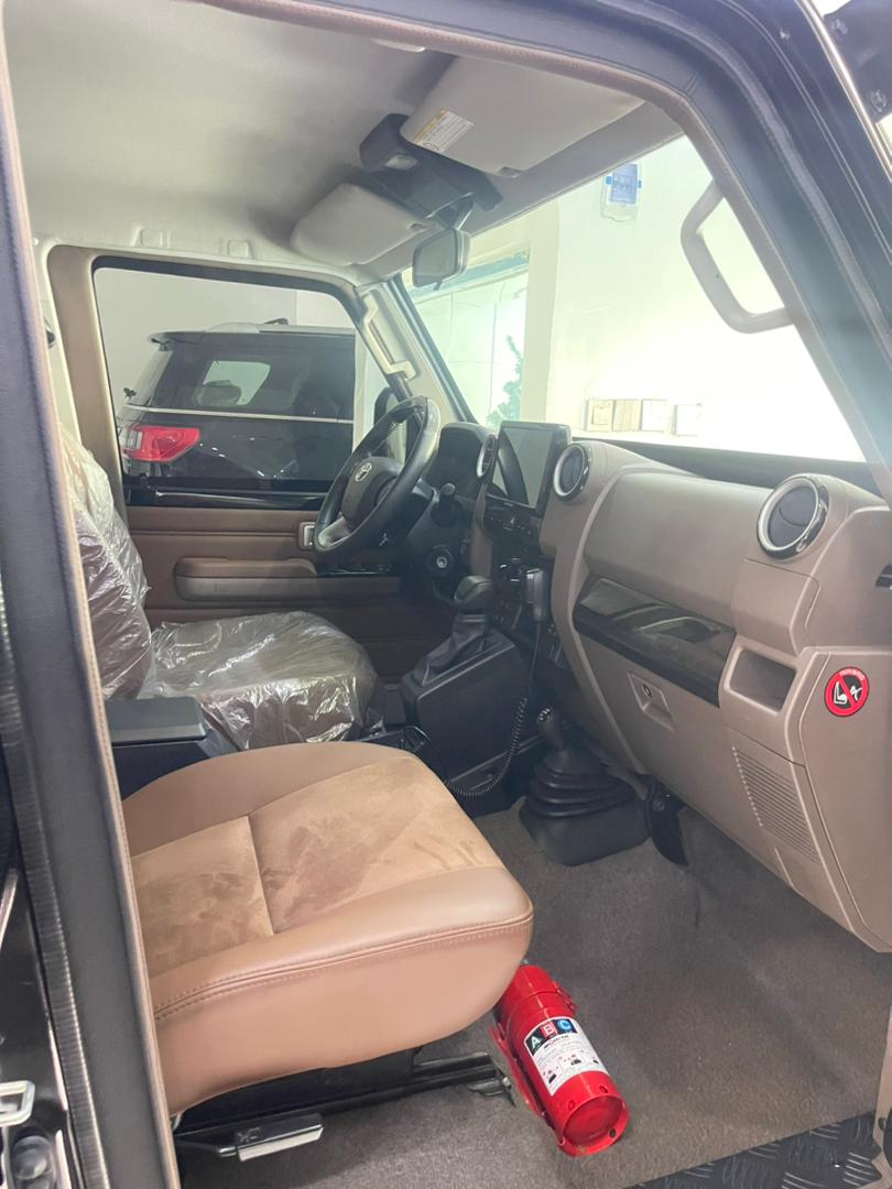 
								You can’t afford to miss this @All  2025 Brand New BULLETPROOF Toyota Land Cruiser BUFFALO LX V6  📍Pkrice 290m Abuja deal full									