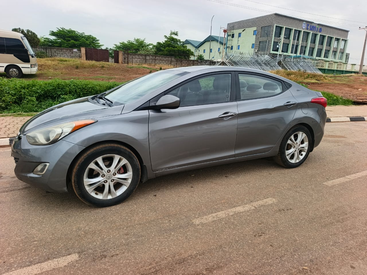 
								Few Months used 2012Hyundai Elantra with untempered engine and gear, chilling A.C@6.7m naira only,  Manual transmission Location Abuja. full									