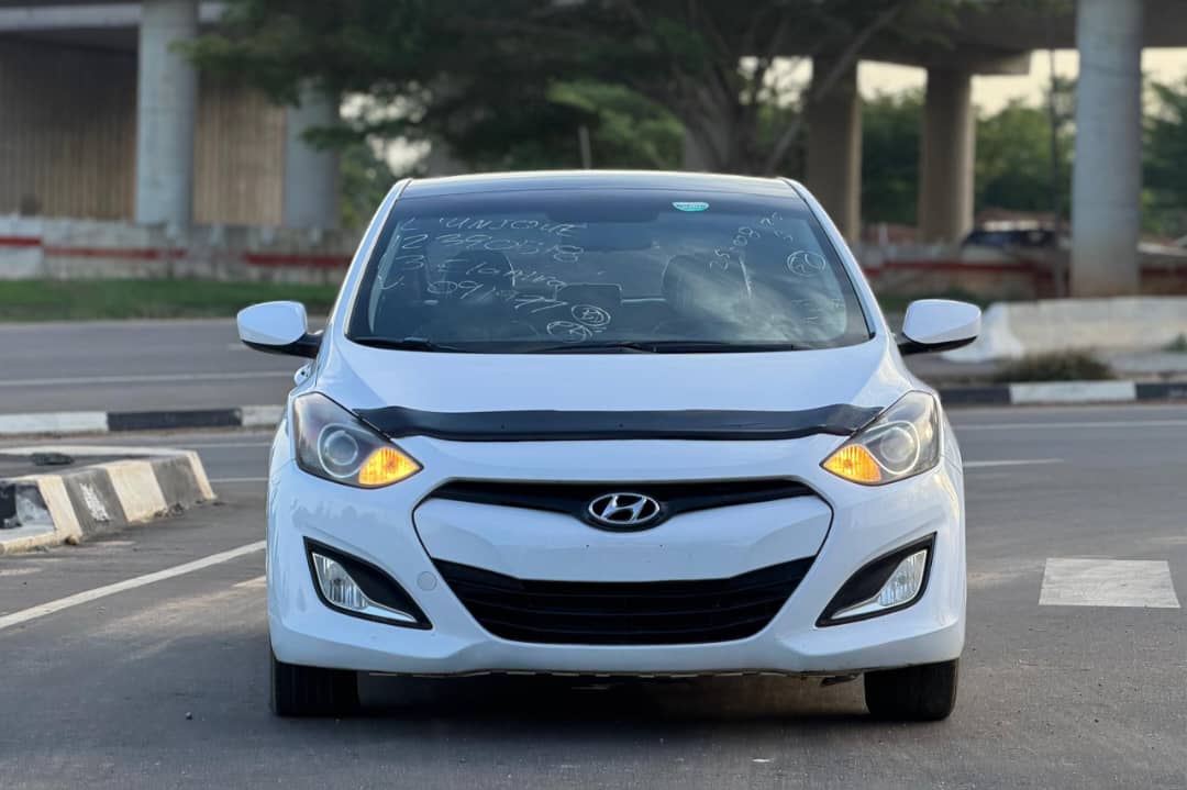 
								DISTRESS FOREIGN USED 2013 HYUNDAI ELANTRA GT WITH ORIGINAL CUSTOM DUTY FULLY PAID GOING FOR 9.8M ABUJA DEAL full									