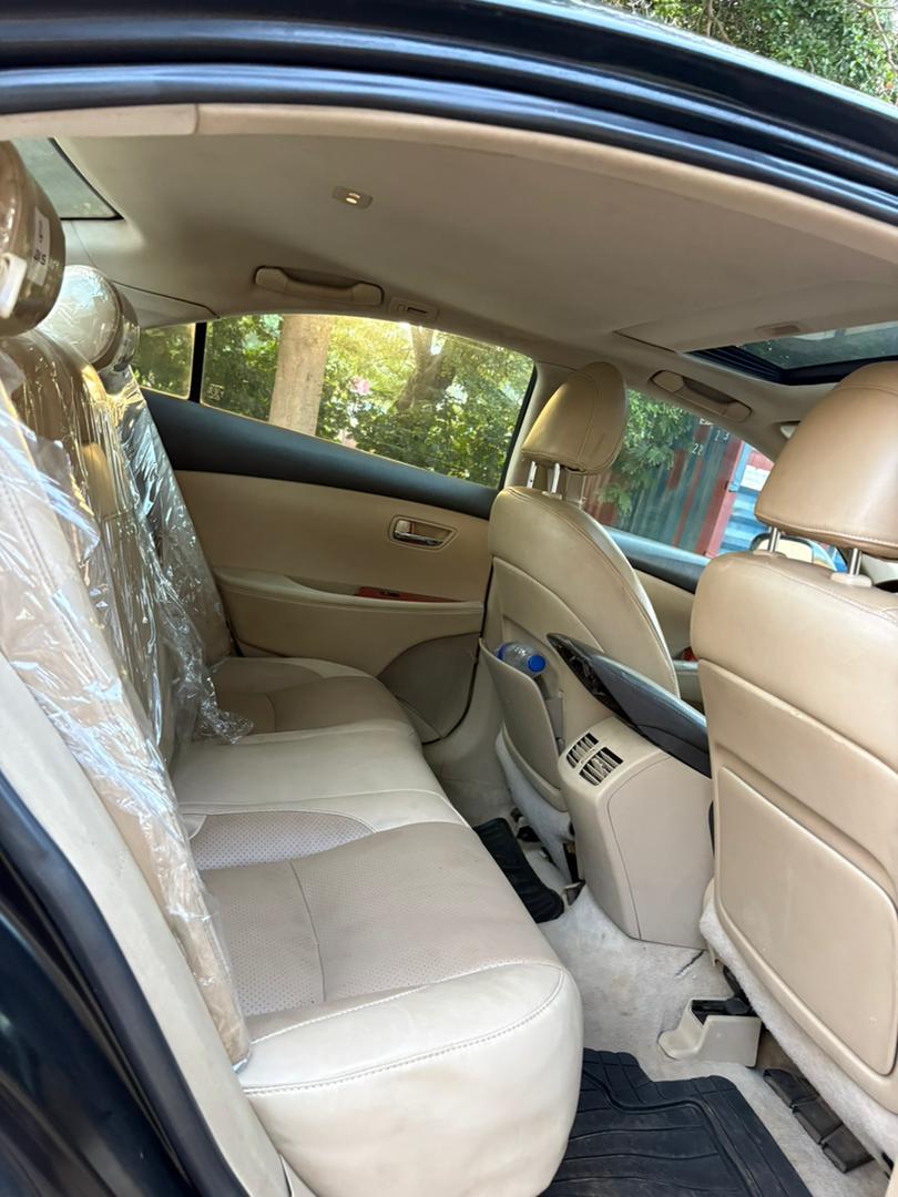 
								Quick Sale Lexus ES350 2008 with sound engine and gear, ac is freezing 🥶 with original duty✅ 🏷️6M Net 📍Gwarimpa Abuja📍 full									