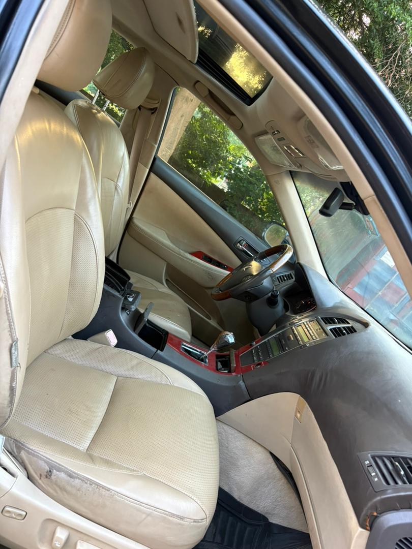 
								Quick Sale Lexus ES350 2008 with sound engine and gear, ac is freezing 🥶 with original duty✅ 🏷️6M Net 📍Gwarimpa Abuja📍 full									