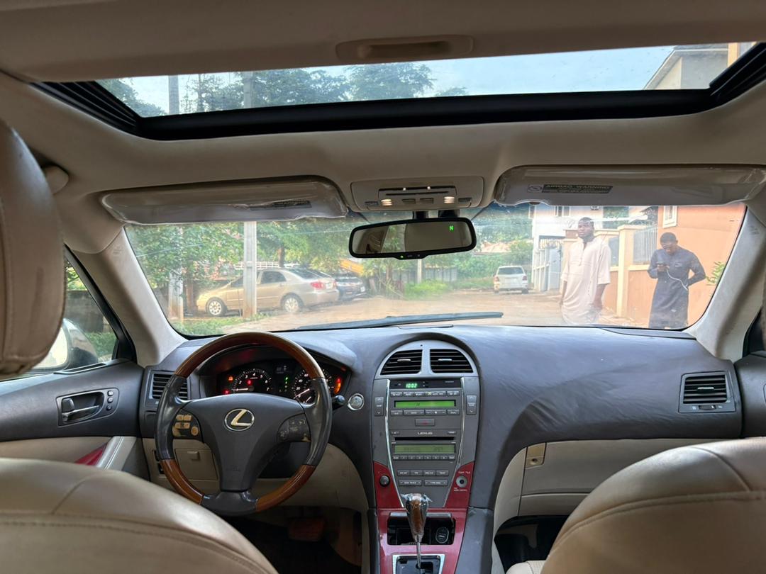 
								Quick Sale Lexus ES350 2008 with sound engine and gear, ac is freezing 🥶 with original duty✅ 🏷️6M Net 📍Gwarimpa Abuja📍 full									