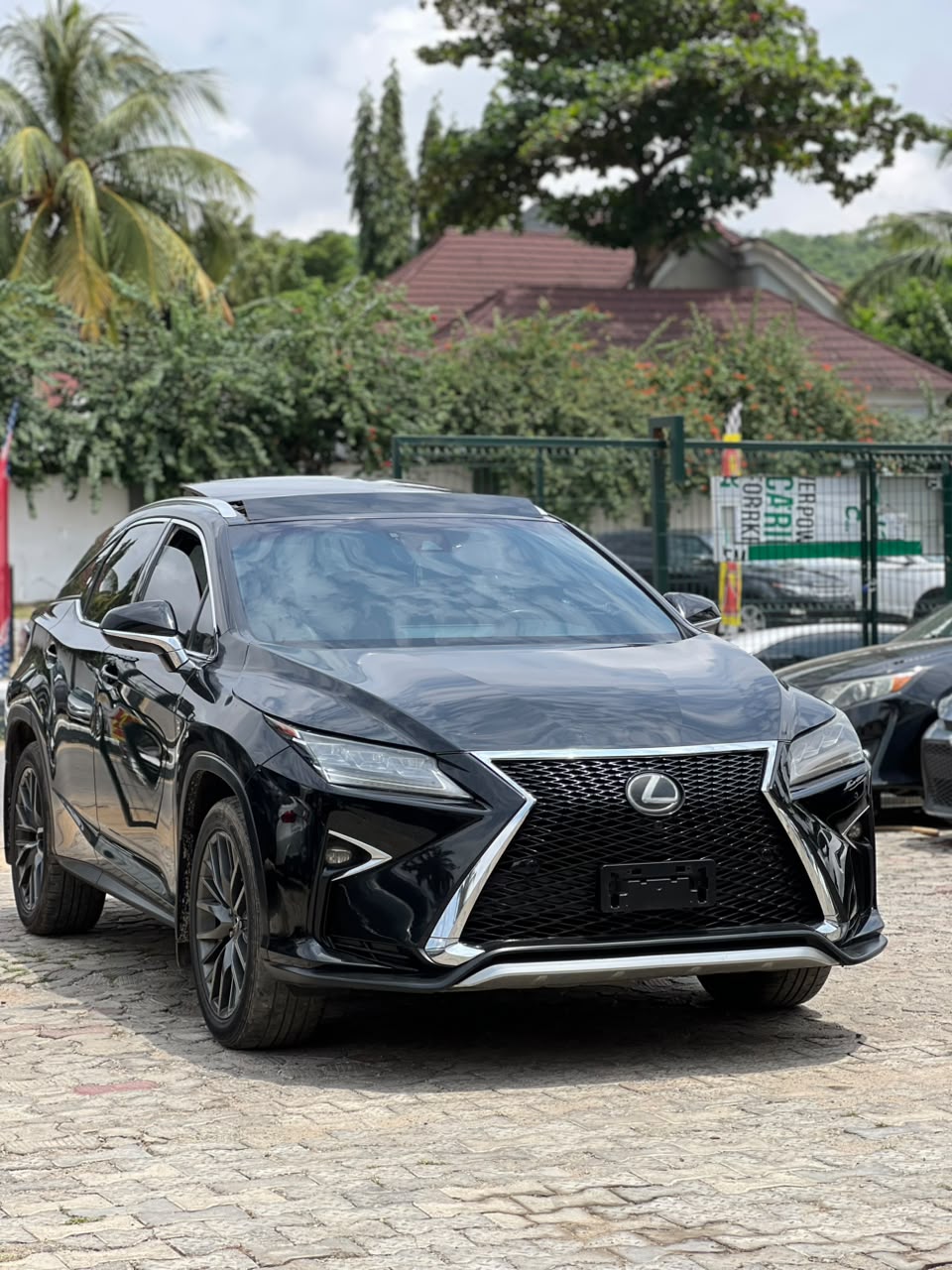 
								2016 Lexus ES 350 – ₦33M Super clean foreign used Buy and drive 📍Abuja 💰Price: ₦33 Million full									