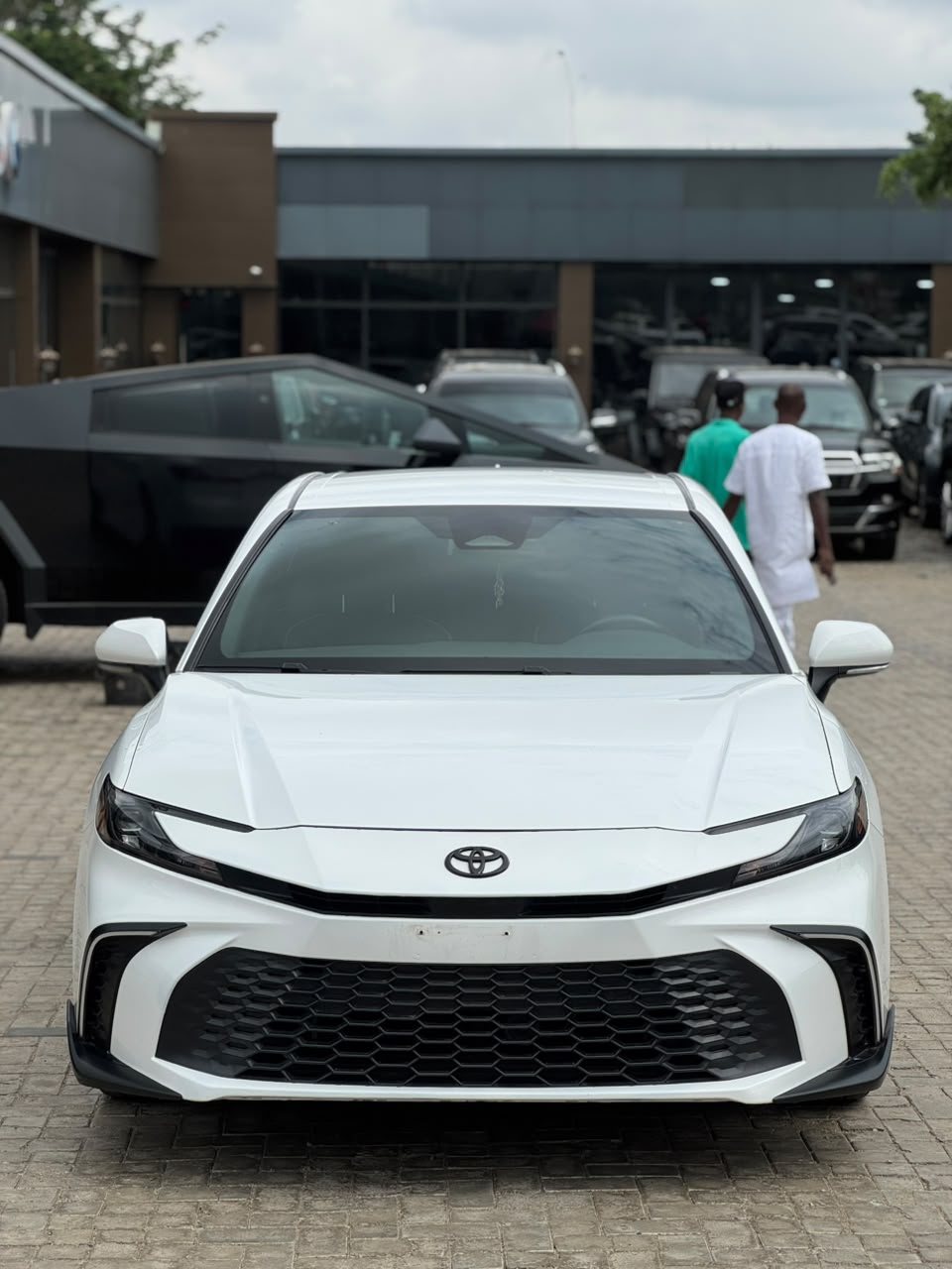 
								Foreign used 2025 Toyota Camry  SE Hybrid   Original custom duty  Clean title  Going for 45m  Abuja deal full									