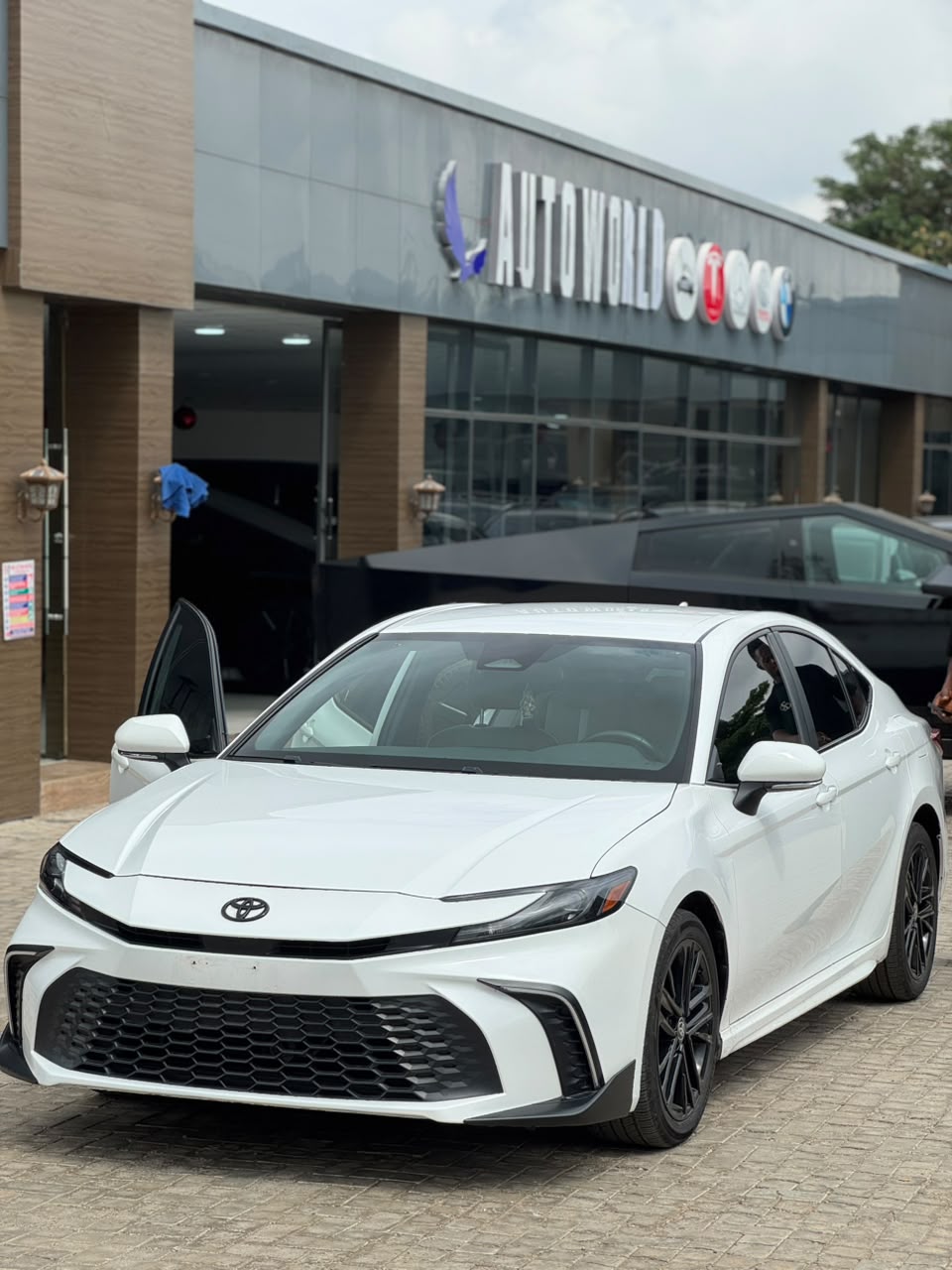 
								Foreign used 2025 Toyota Camry  SE Hybrid   Original custom duty  Clean title  Going for 45m  Abuja deal full									