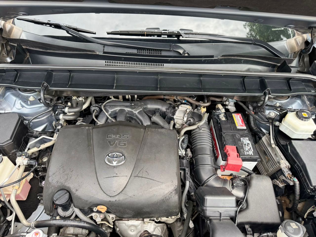 
								Distress Distress Distress 🔥🔥🔥🔥🔥🔥🔥🔥🔥🔥🔥🔥🔥Belgium grade 2020 Toyota Venza hybrid    Untampered engine and gear  Ac Moscow standard  Super clean black interior  Sun roof  Thumb start  Going for 39m  Abuja deal full									