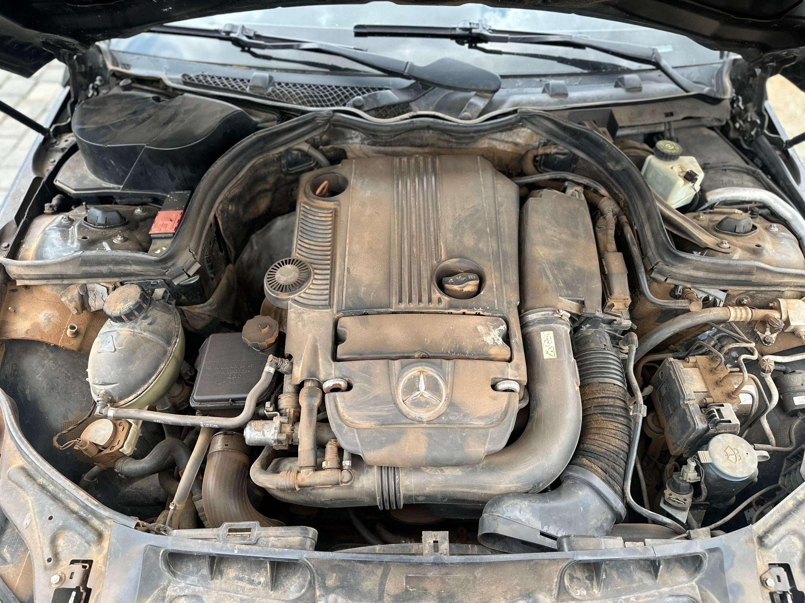 
								Belgium standard 2013 Mercedes Benz C300 4matic with original documents and fully Untampered engine and gear ac chilling everything working perfectly nothing to fix buy and drive.  💰 8.5 million naira only 📍 Abuja full									