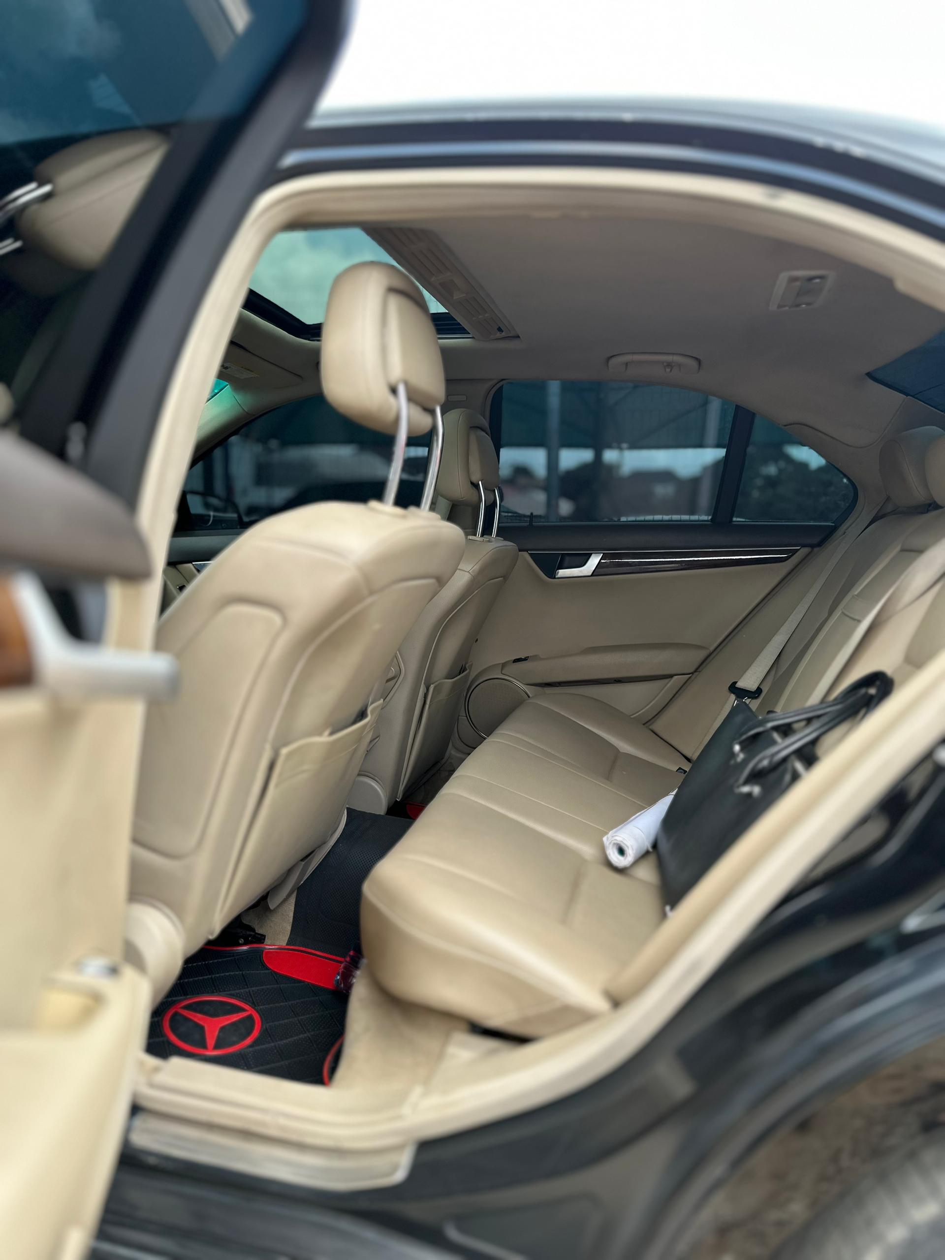 
								Belgium standard 2013 Mercedes Benz C300 4matic with original documents and fully Untampered engine and gear ac chilling everything working perfectly nothing to fix buy and drive.  💰 8.5 million naira only 📍 Abuja full									