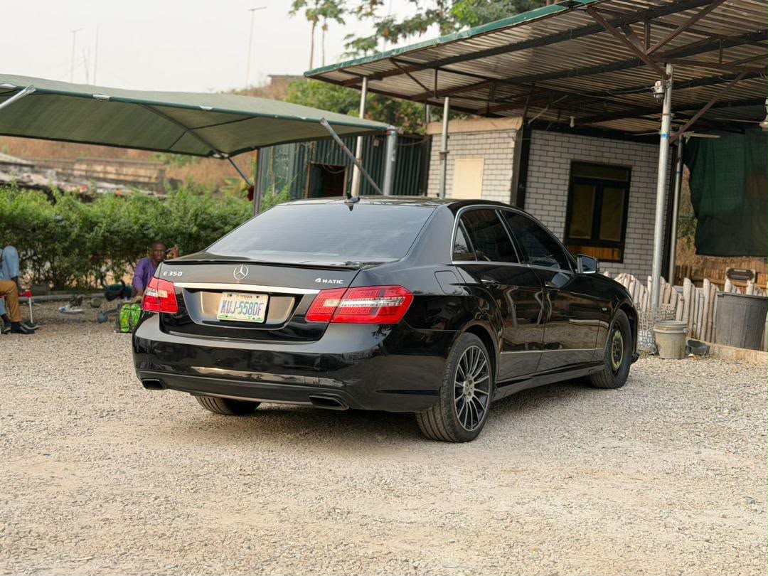 
								Distress 2012 E350 Benz Blueefficiency for just 7.9m Abuja full									