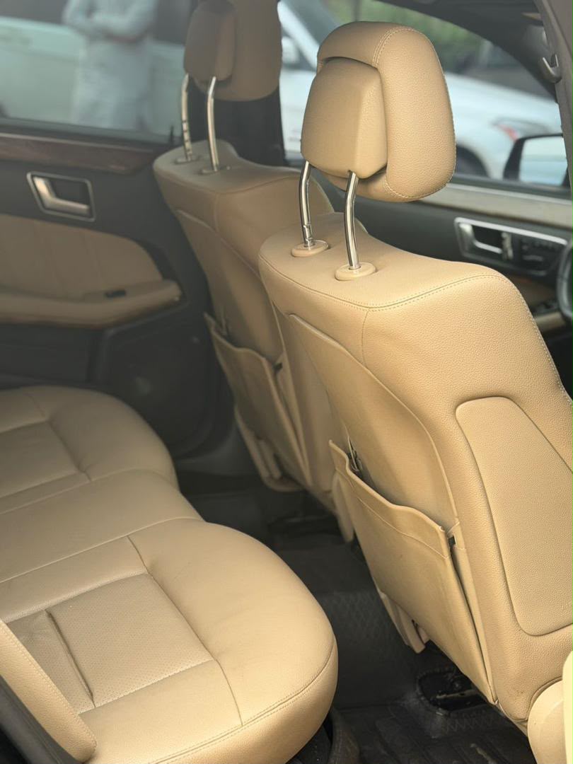 
								Distress 2012 E350 Benz Blueefficiency for just 7.9m Abuja full									
