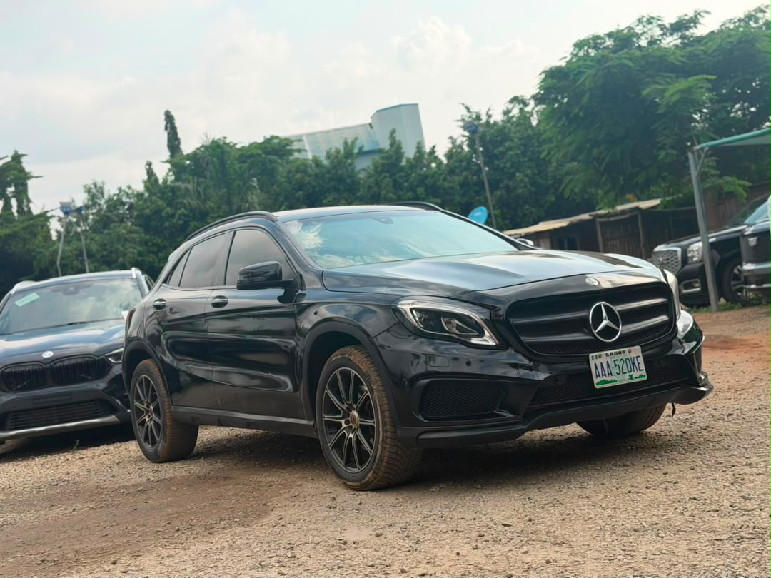 
								Used 2015 GLA250 Benz for 11m Abuja full									