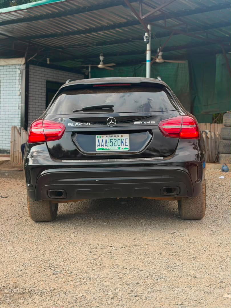 
								Used 2015 GLA250 Benz for 11m Abuja full									