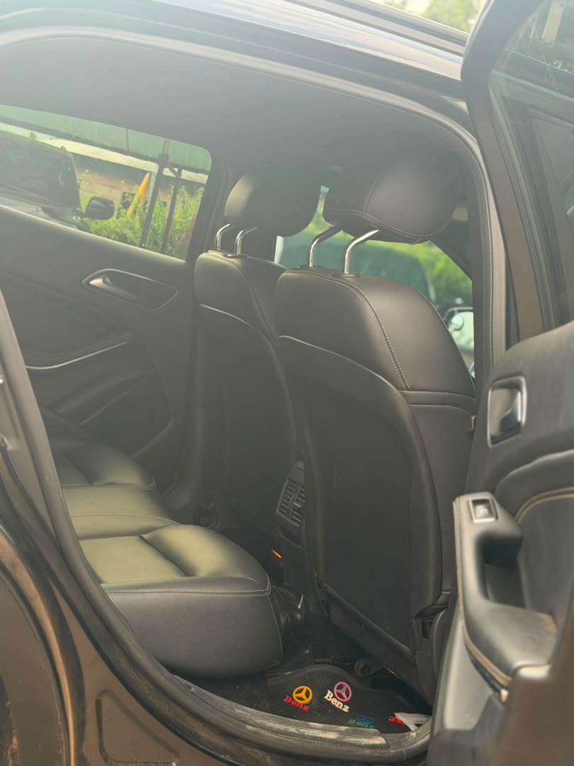 
								Used 2015 GLA250 Benz for 11m Abuja full									
