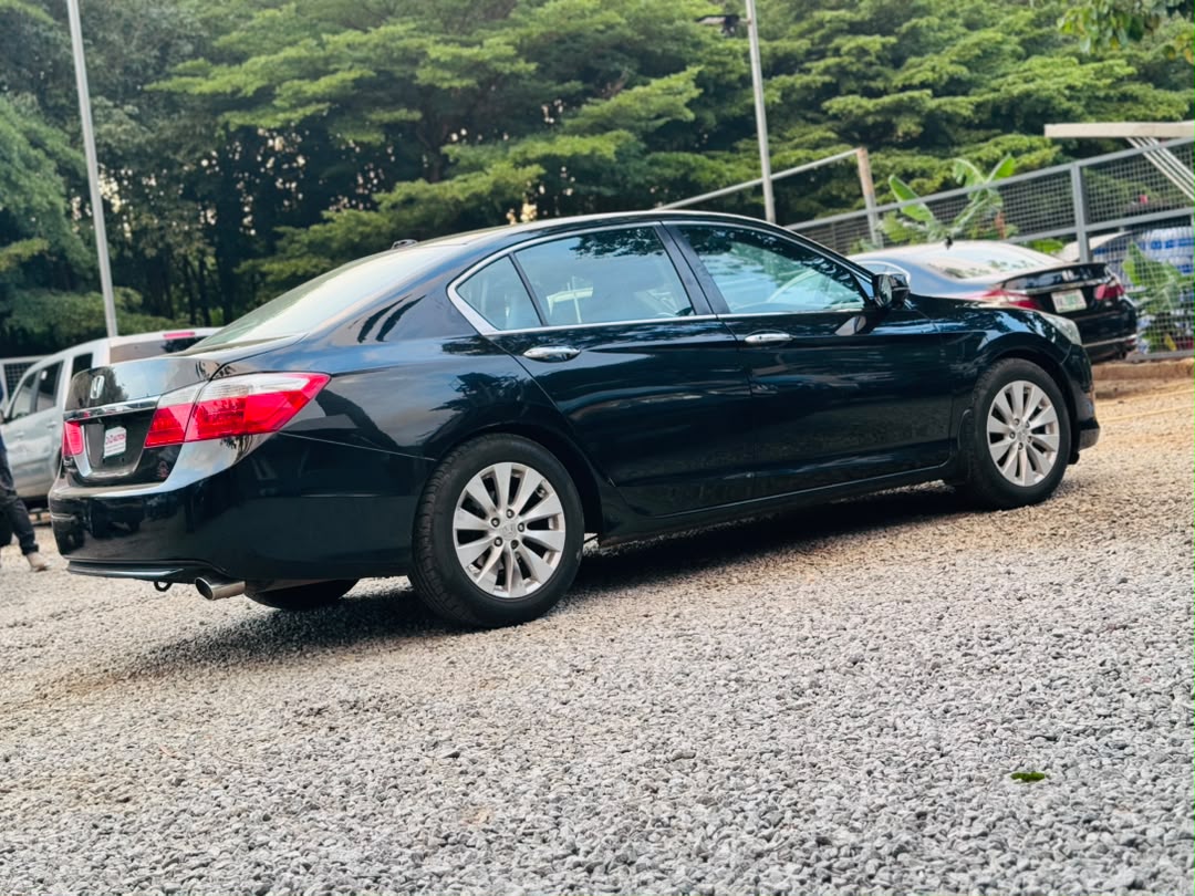 
								Foreign used Honda accord  2016 touring 4 plug and is fullest option keyless  pay just 14.5m Abuja! With me full									