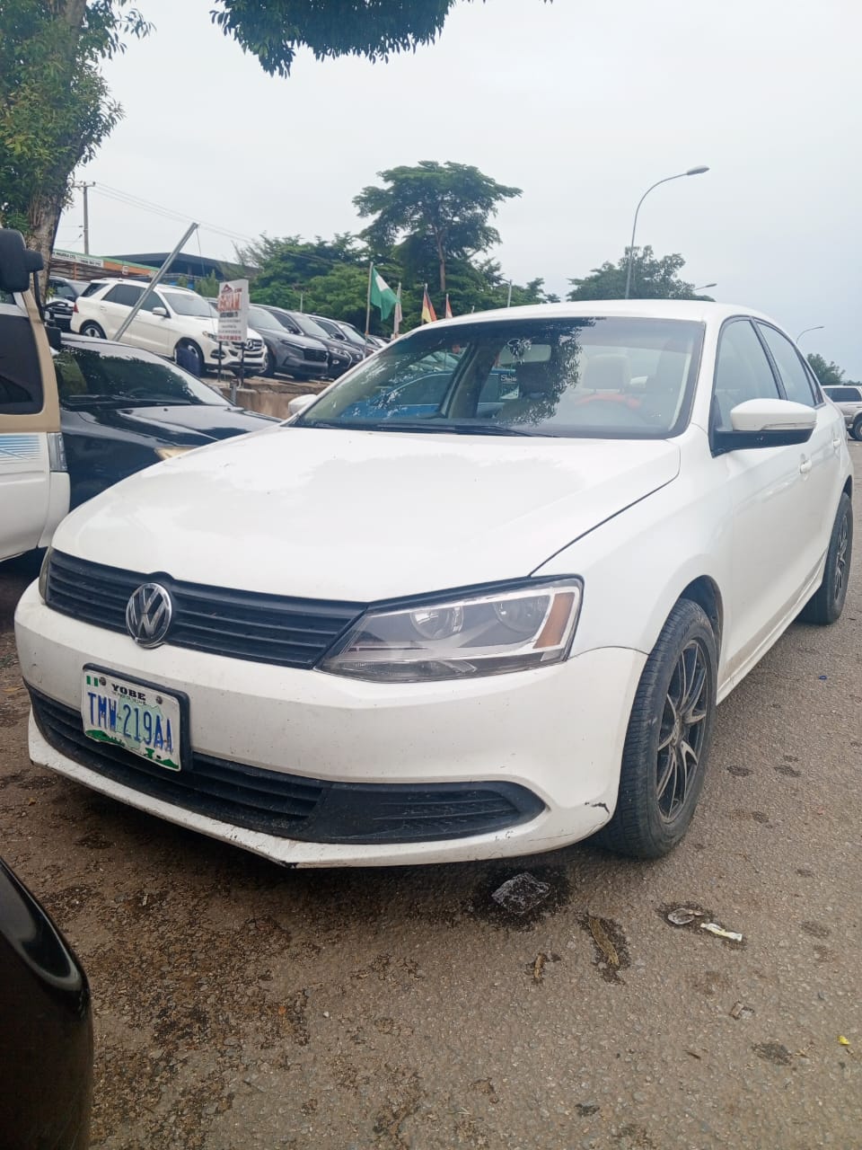 
								Volkswagen Jetta 2013 model with untempered engine and gear AC chilling Going for 5M full									