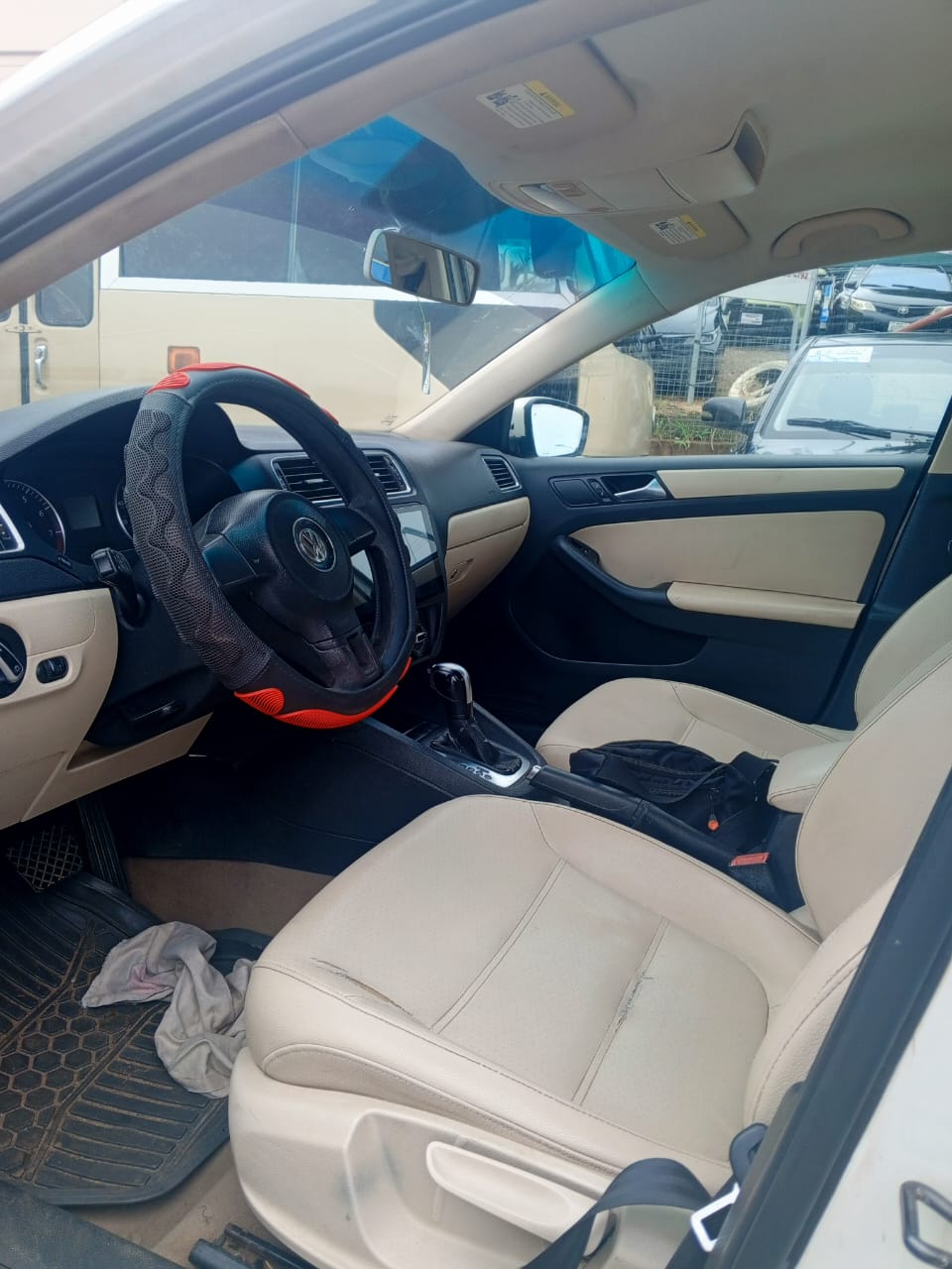 
								Volkswagen Jetta 2013 model with untempered engine and gear AC chilling Going for 5M full									