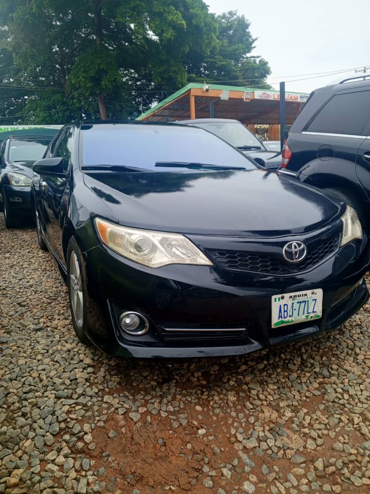 
								Belgium standard 2014 Toyota Camry untempered engine and gear AC chilling Going for 9.8M full									